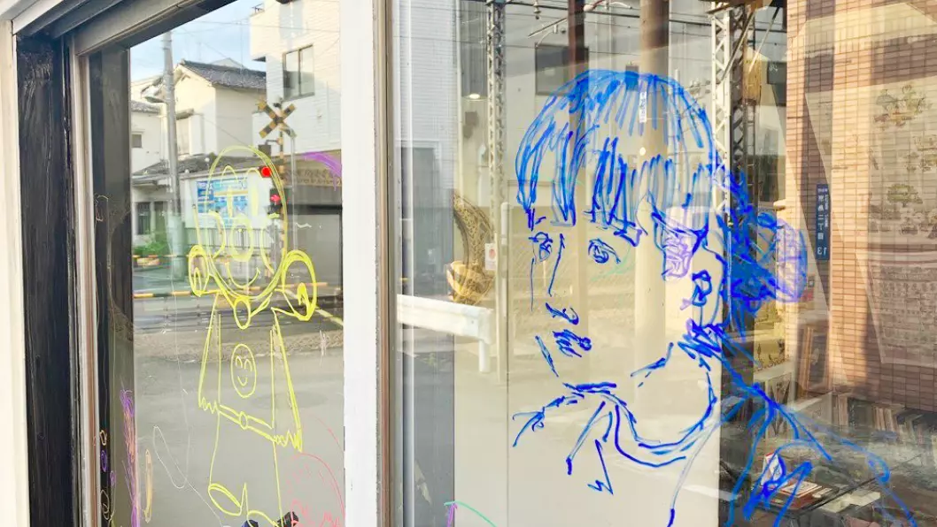 落書きできるドア